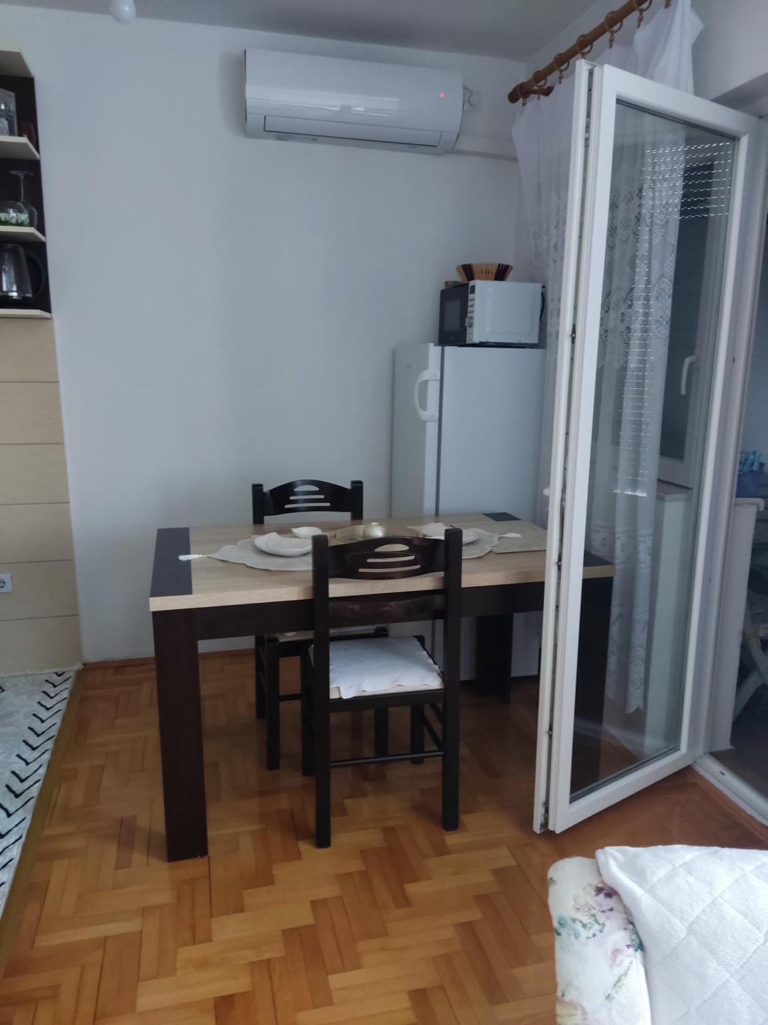 Apartman Dunja Plužine Buitenkant foto